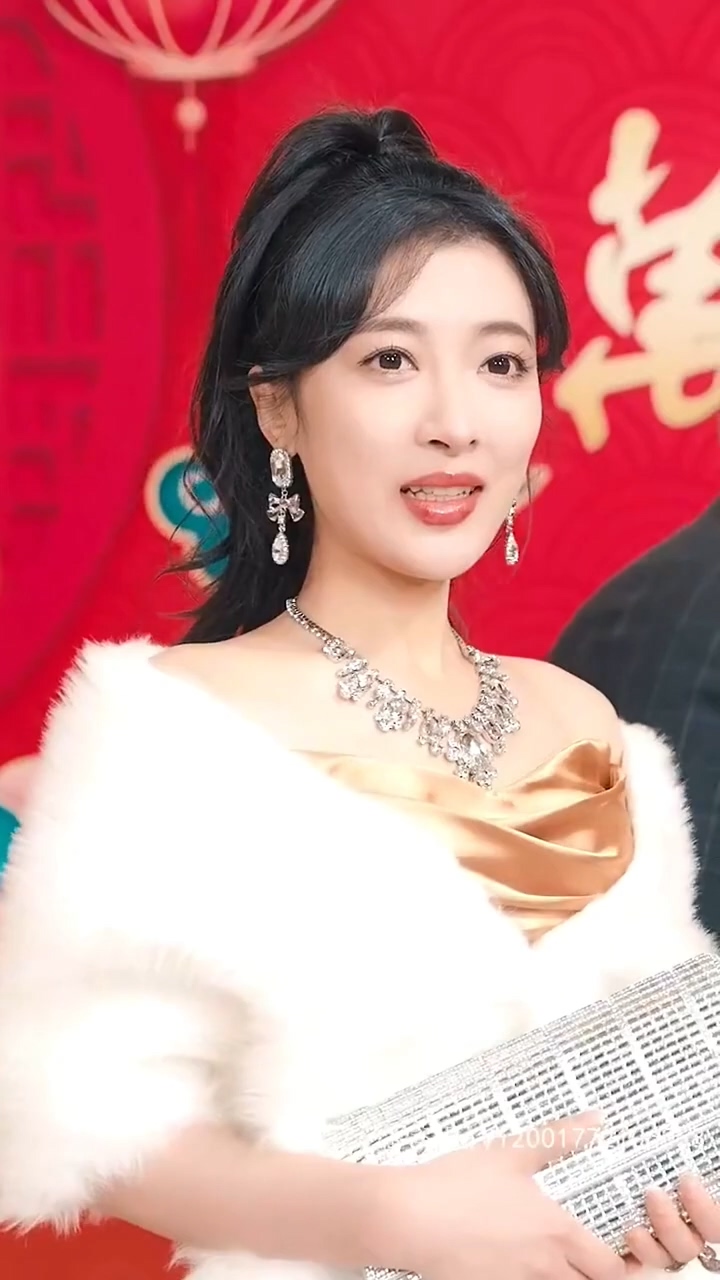 想听女主偷听我心声人设崩塌了全集